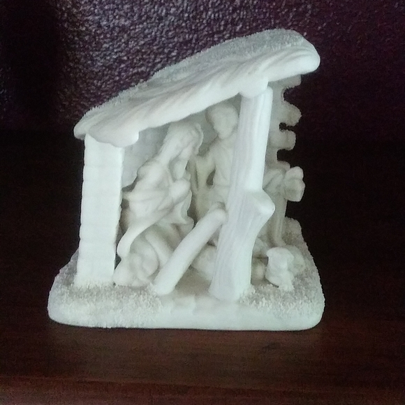 Small Navity - Picture 1 of 5